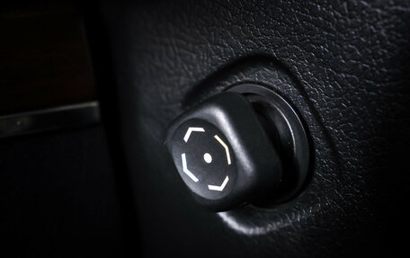 Toyota Land Cruiser 200, 2017 год, 6 900 000 рублей, 30 фотография