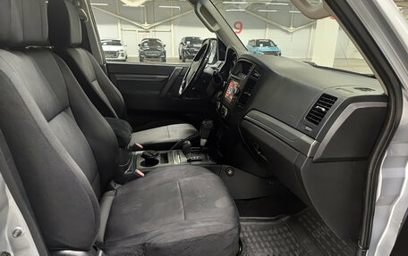 Mitsubishi Pajero IV, 2011 год, 2 100 000 рублей, 13 фотография