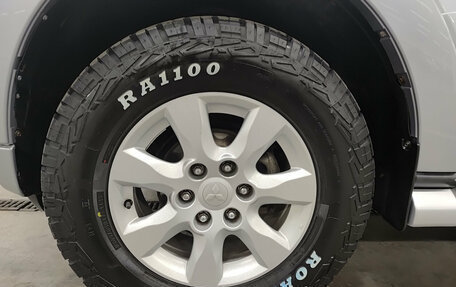 Mitsubishi Pajero IV, 2011 год, 2 100 000 рублей, 22 фотография