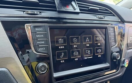 Volkswagen Touran III, 2022 год, 2 050 000 рублей, 9 фотография