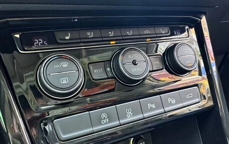 Volkswagen Touran III, 2022 год, 2 050 000 рублей, 8 фотография