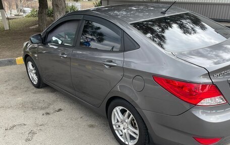 Hyundai Solaris II рестайлинг, 2014 год, 800 000 рублей, 3 фотография