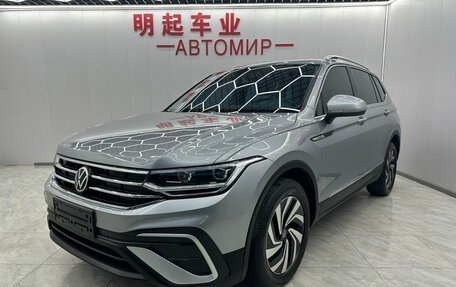 Volkswagen Tiguan II, 2022 год, 2 619 000 рублей, 3 фотография