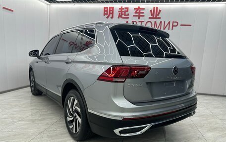 Volkswagen Tiguan II, 2022 год, 2 619 000 рублей, 6 фотография