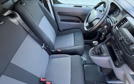 Peugeot Expert, 2018 год, 2 500 000 рублей, 10 фотография