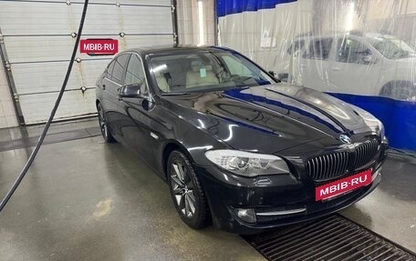 BMW 5 серия, 2011 год, 1 350 000 рублей, 2 фотография