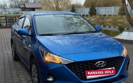 Hyundai Solaris II рестайлинг, 2021 год, 1 850 000 рублей, 2 фотография