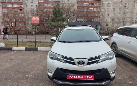 Toyota RAV4, 2015 год, 1 990 000 рублей, 3 фотография