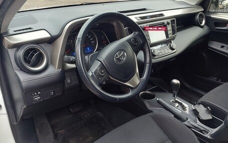 Toyota RAV4, 2015 год, 1 990 000 рублей, 9 фотография