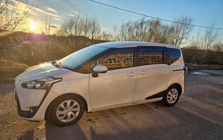 Toyota Sienta II, 2017 год, 1 550 000 рублей, 2 фотография