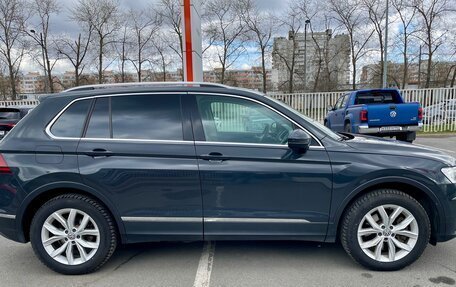 Volkswagen Tiguan II, 2018 год, 3 100 000 рублей, 3 фотография