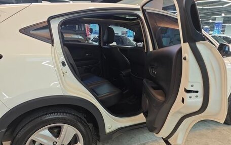 Honda Vezel, 2022 год, 1 590 000 рублей, 6 фотография