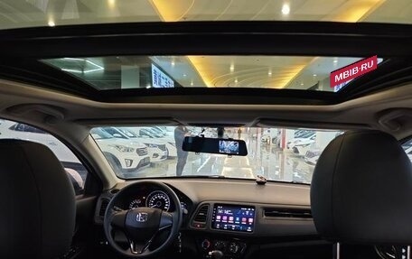 Honda Vezel, 2022 год, 1 590 000 рублей, 5 фотография