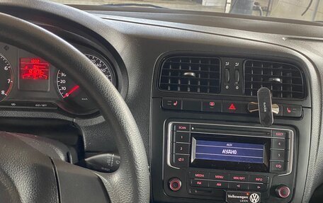 Volkswagen Polo VI (EU Market), 2011 год, 670 000 рублей, 3 фотография