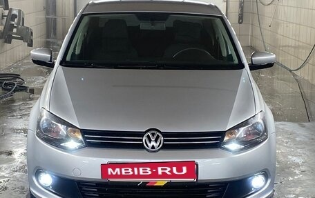 Volkswagen Polo VI (EU Market), 2011 год, 670 000 рублей, 2 фотография