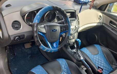 Chevrolet Cruze II, 2009 год, 500 000 рублей, 9 фотография