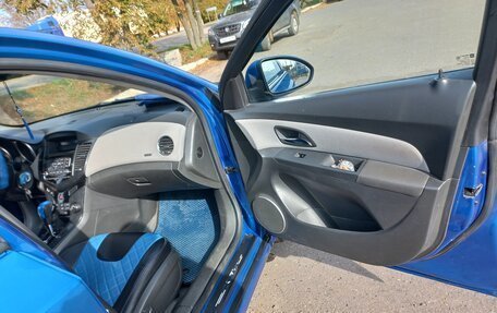 Chevrolet Cruze II, 2009 год, 500 000 рублей, 16 фотография