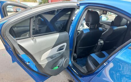 Chevrolet Cruze II, 2009 год, 500 000 рублей, 13 фотография