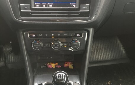 Volkswagen Tiguan II, 2017 год, 1 850 000 рублей, 8 фотография