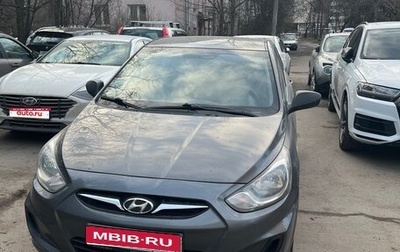 Hyundai Solaris II рестайлинг, 2013 год, 700 000 рублей, 1 фотография