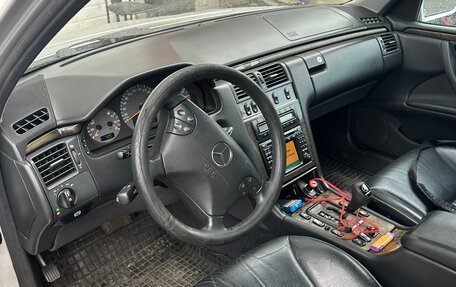 Mercedes-Benz E-Класс, 2000 год, 385 000 рублей, 6 фотография