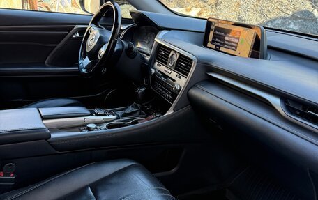 Lexus RX IV рестайлинг, 2017 год, 3 750 000 рублей, 12 фотография