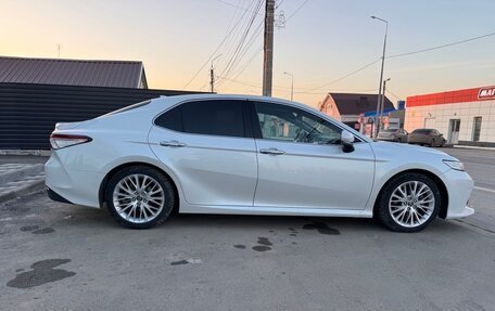 Toyota Camry, 2018 год, 3 030 000 рублей, 8 фотография