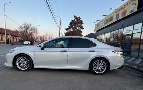 Toyota Camry, 2018 год, 3 030 000 рублей, 7 фотография