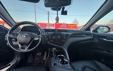 Toyota Camry, 2018 год, 3 030 000 рублей, 11 фотография
