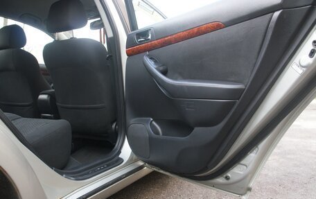 Toyota Avensis III рестайлинг, 2005 год, 480 000 рублей, 14 фотография