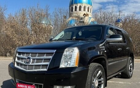 Cadillac Escalade III, 2013 год, 2 470 000 рублей, 2 фотография