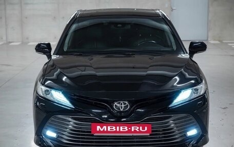 Toyota Camry, 2018 год, 2 350 000 рублей, 2 фотография