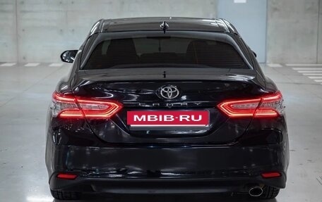 Toyota Camry, 2018 год, 2 350 000 рублей, 4 фотография