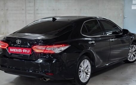 Toyota Camry, 2018 год, 2 350 000 рублей, 3 фотография