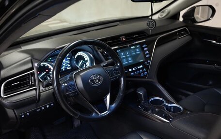 Toyota Camry, 2018 год, 2 350 000 рублей, 9 фотография