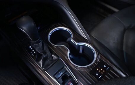 Toyota Camry, 2018 год, 2 350 000 рублей, 16 фотография