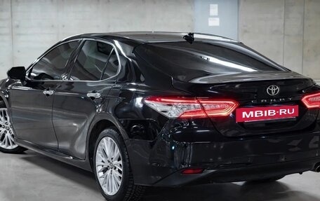 Toyota Camry, 2018 год, 2 350 000 рублей, 7 фотография