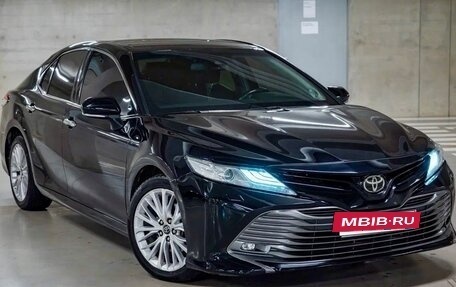 Toyota Camry, 2018 год, 2 350 000 рублей, 6 фотография