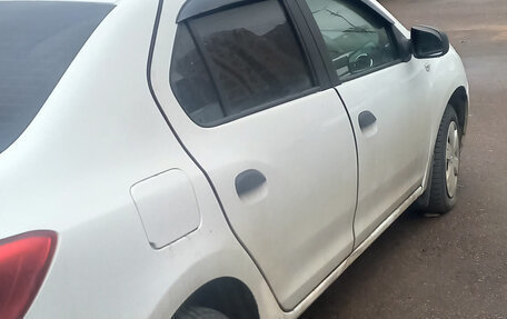 Renault Logan II, 2016 год, 500 000 рублей, 3 фотография