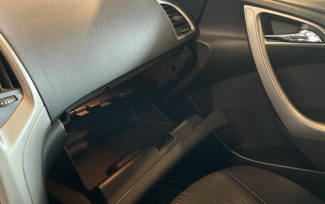 Opel Astra J, 2010 год, 547 000 рублей, 29 фотография