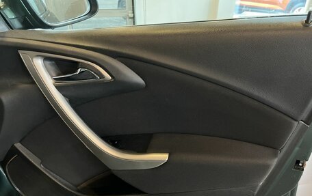 Opel Astra J, 2010 год, 547 000 рублей, 27 фотография