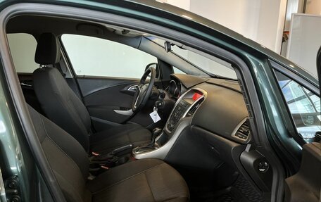 Opel Astra J, 2010 год, 547 000 рублей, 28 фотография