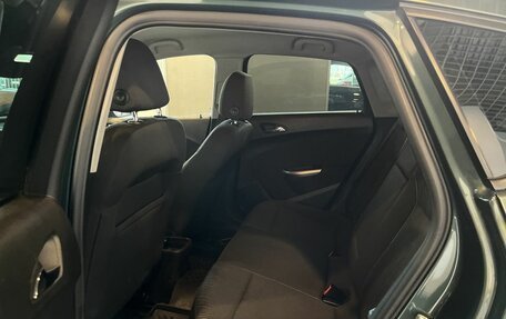 Opel Astra J, 2010 год, 547 000 рублей, 23 фотография