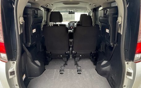 Toyota Noah III, 2014 год, 1 690 000 рублей, 11 фотография