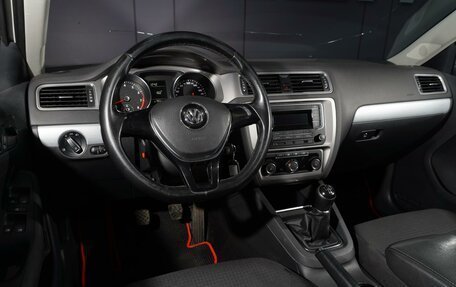 Volkswagen Jetta VI, 2017 год, 1 199 999 рублей, 10 фотография