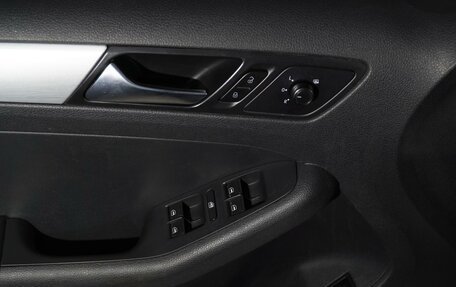 Volkswagen Jetta VI, 2017 год, 1 199 999 рублей, 25 фотография