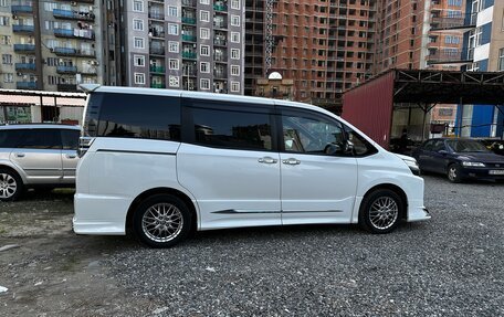 Toyota Voxy III, 2021 год, 2 700 000 рублей, 19 фотография