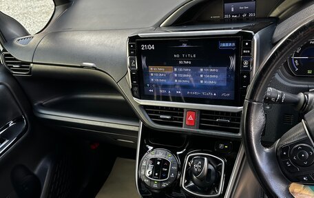 Toyota Voxy III, 2021 год, 2 700 000 рублей, 23 фотография