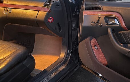 Mercedes-Benz S-Класс, 1999 год, 1 000 000 рублей, 35 фотография