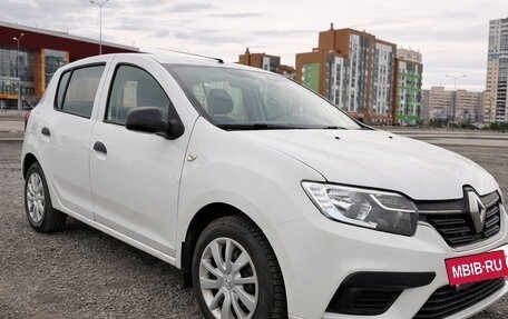 Renault Sandero II рестайлинг, 2019 год, 925 000 рублей, 2 фотография